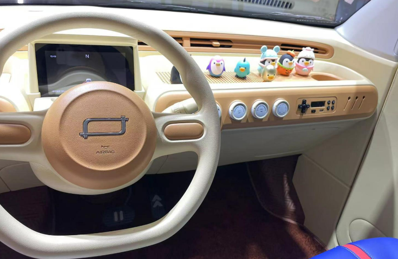 奔腾小马内饰 奔腾小马内饰